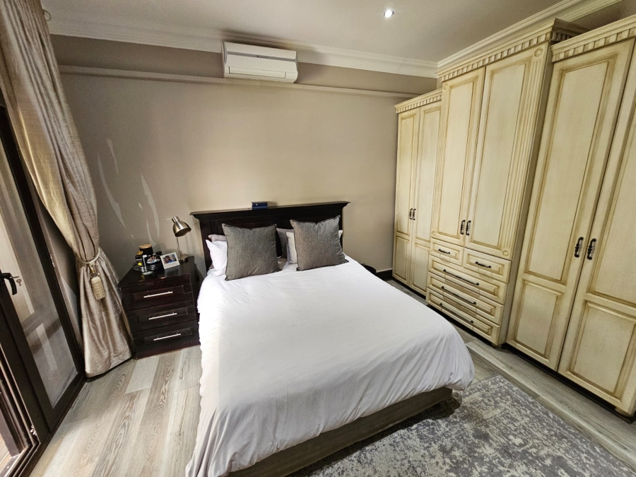 5 Bedroom Property for Sale in Jim Fouchepark Free State